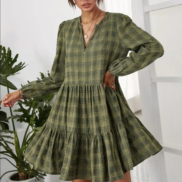 Plaid ruffle hem lantern sleeve blouse plum - Picture 4 of 16